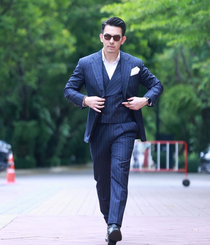 อั้ม อธิชาติ