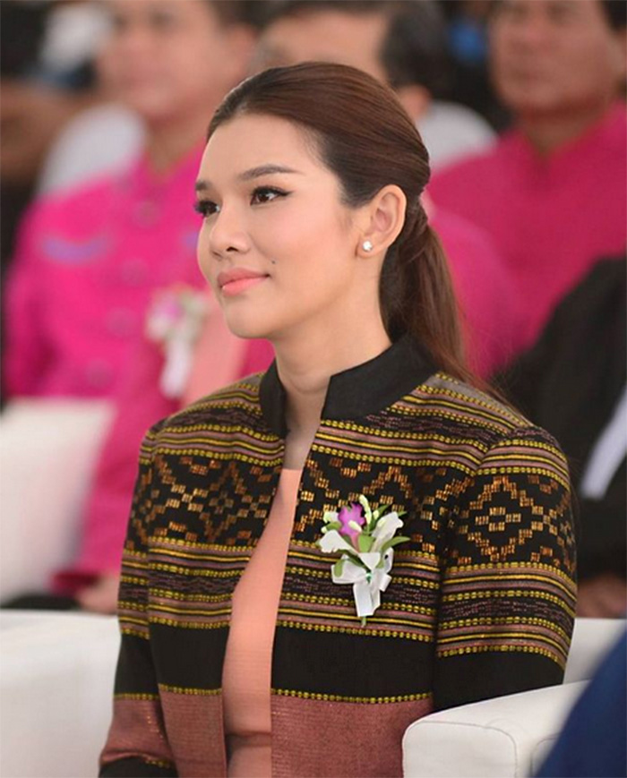 จุ๊บจิ๊บ ธนพร