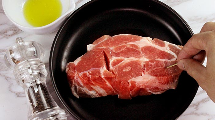 คอหมูย่างพริกไทย