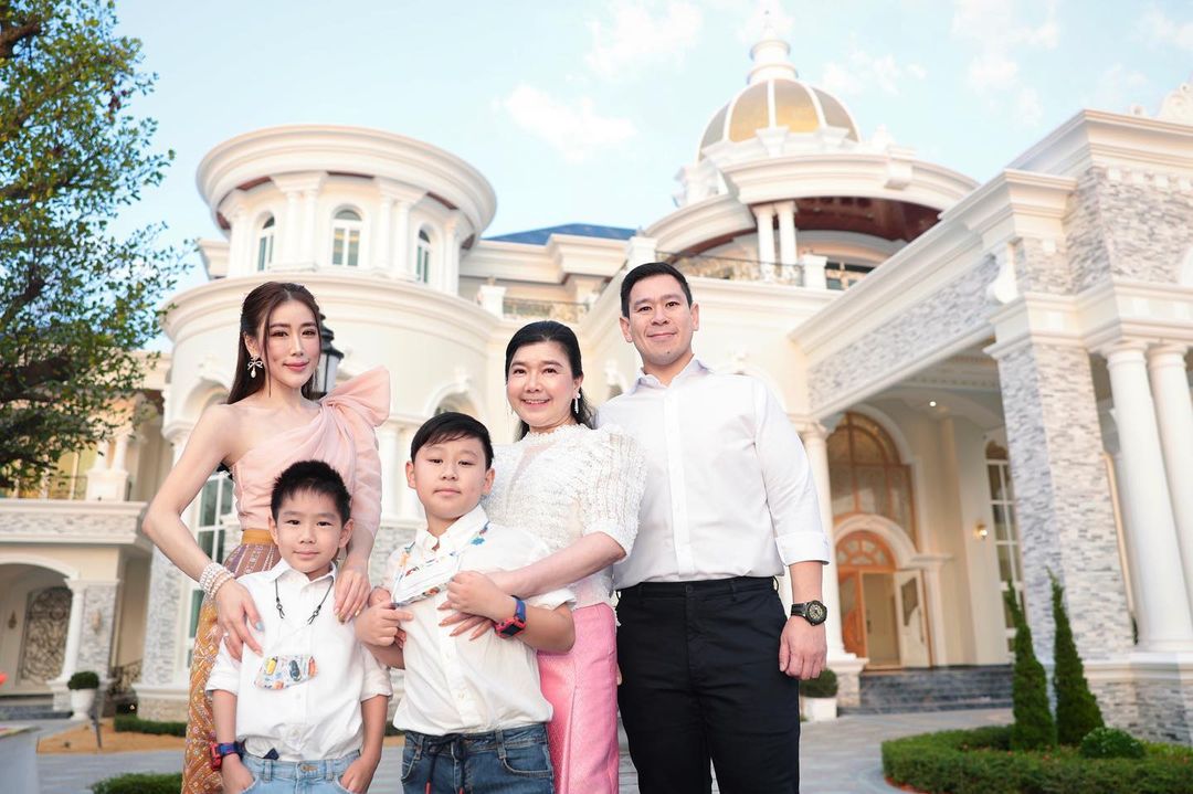 เอิร์น จิรวรรณ