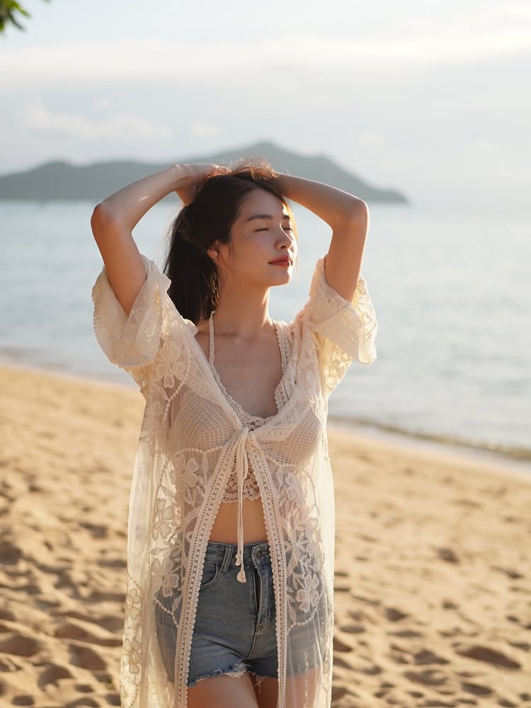 มิ้นท์ รัญชน์รวี แจกความสดใส นุ่งสั้น-ชุดบางเบาเห็นทูพีซด้านใน