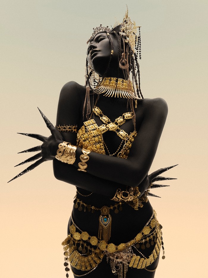 น้ำตาล ชลิตา  แต่งเป็น เทพเจ้าแมว สุดแซ่บรับฮาโลวีน 