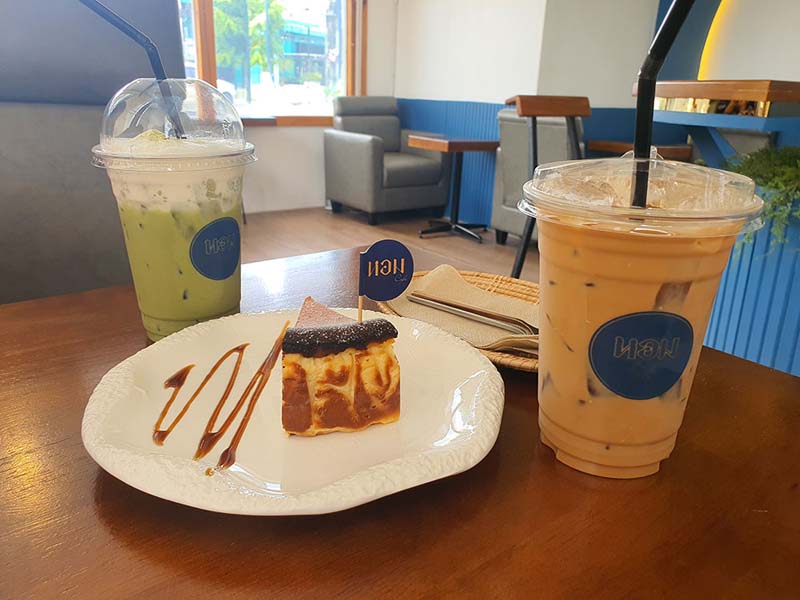ร้านกาแฟสายไหม