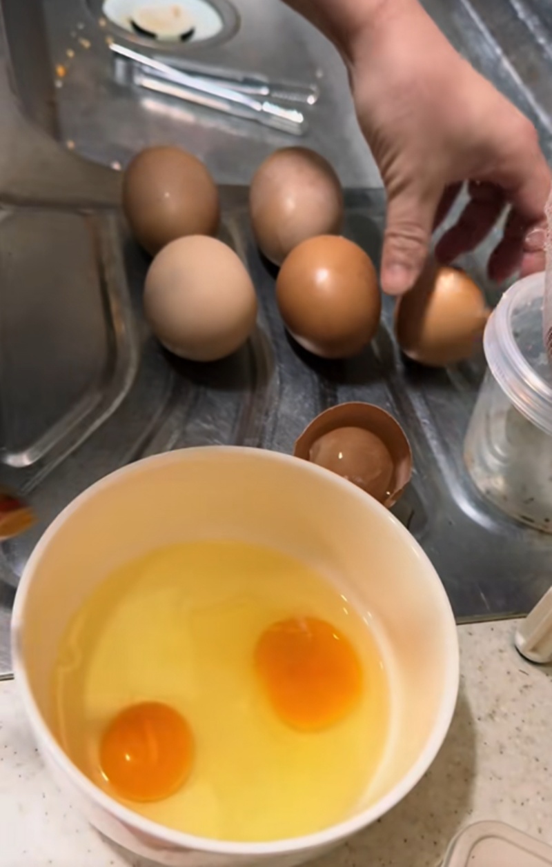 ไข่ซ้อนไข่