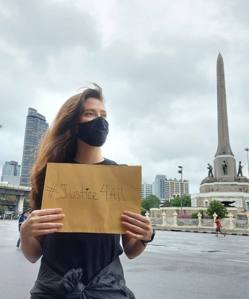 มารีญา พูลเลิศลาภ