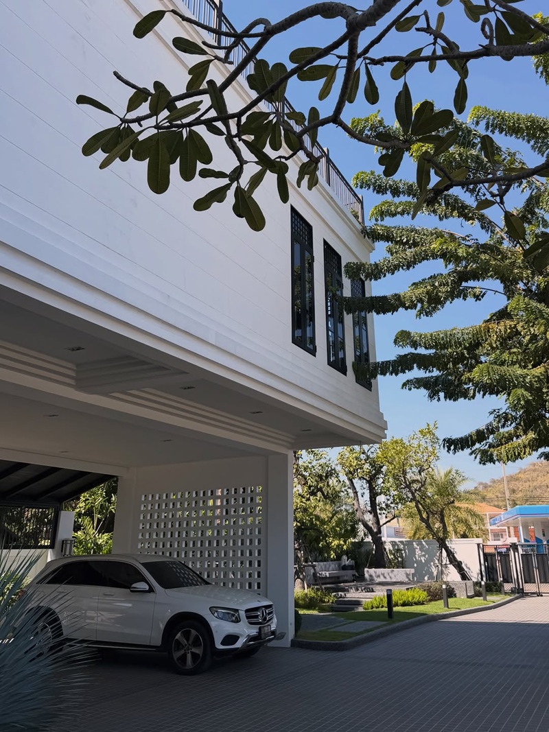 เพื่อน คณิน