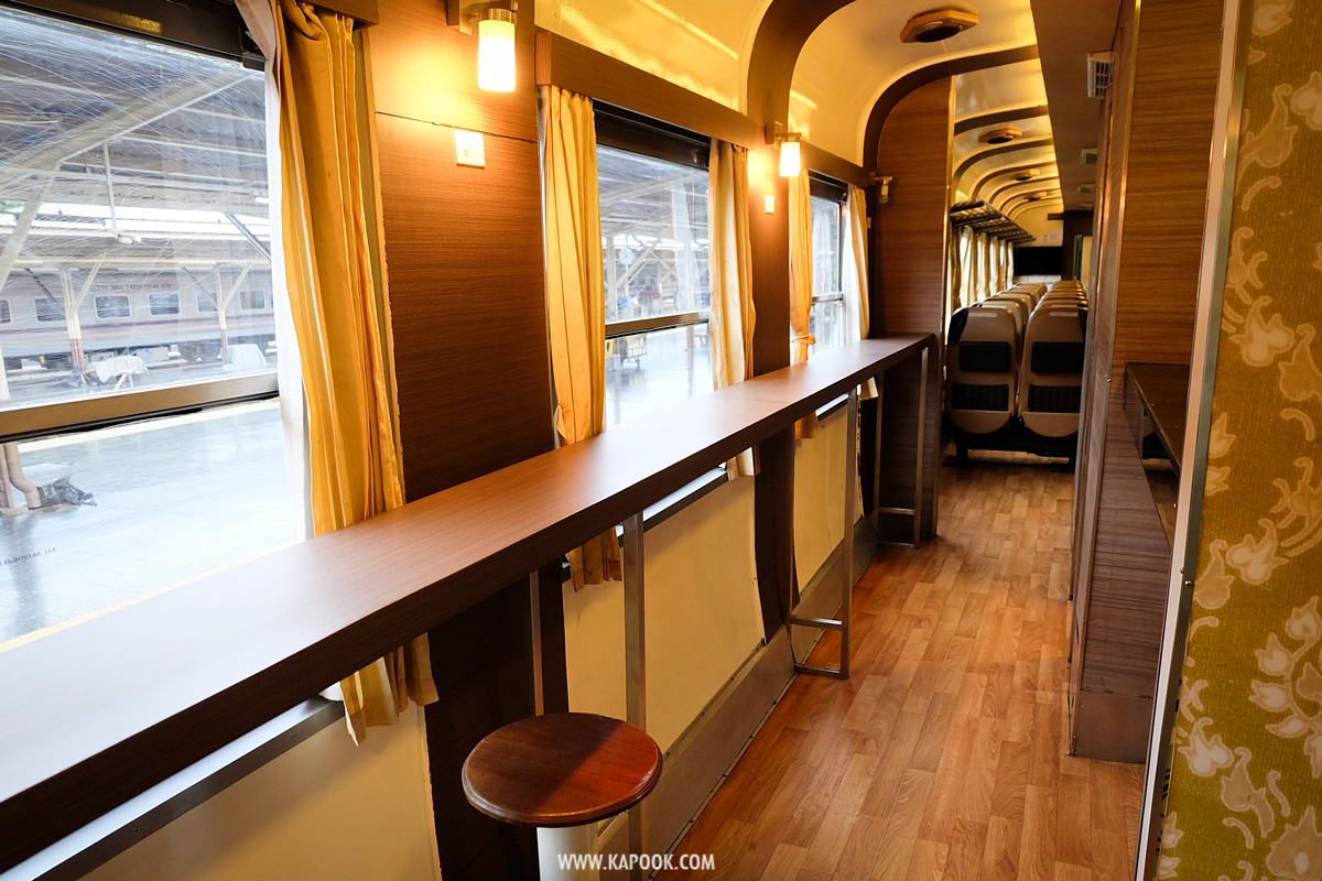 นั่งรถไฟไปหัวหิน