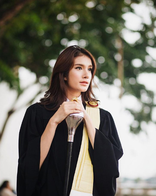 เนย ปภาดา ประวัติ