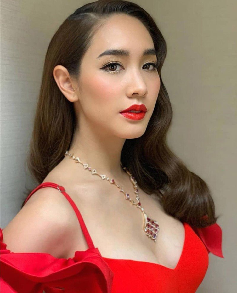 มิน พีชญา