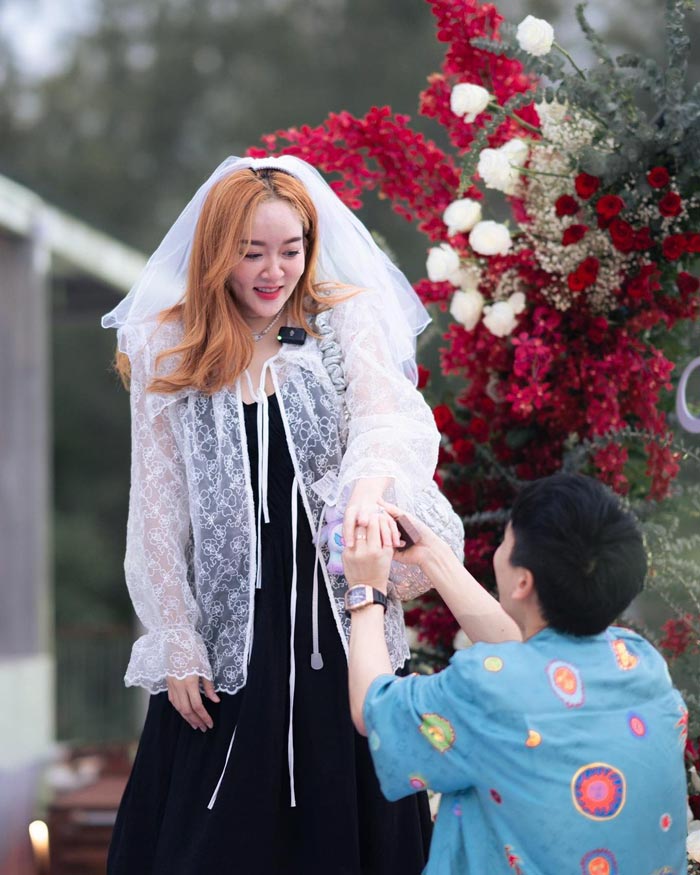 แก้มบุ๋ม พีท