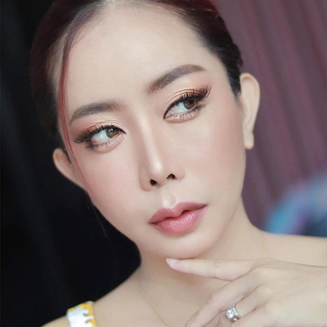 หนึ่ง บางปู ประวัตินักร้องลูกทุ่งสาว จากแม่ค้าออนไลน์สู่นักธุรกิจเสริมความงาม 100 ล้าน