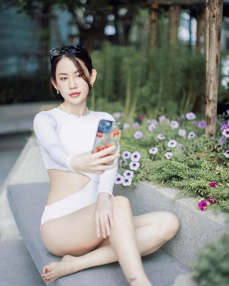 พลอย ภัทรากร