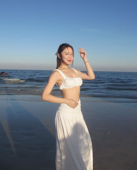 แต่งตัวไปทะเล ส่อง 12 ไอเดียแฟชั่นชุดไปทะเลของคนดัง ทั้งเก๋ ทั้งแซ่บ