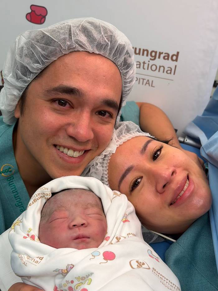 อเล็กซ์ เรนเดลล์ ขึ้นแท่นคุณพ่อป้ายแดง