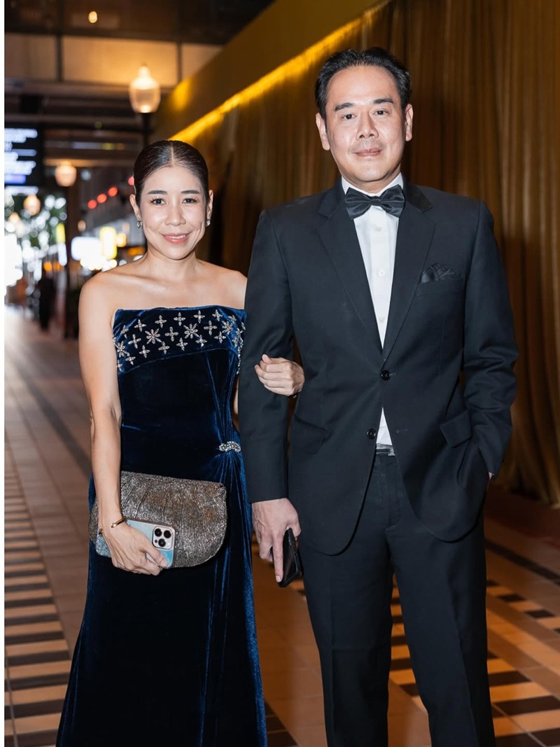 ธัญญ่า ธัญญาเรศ ร่วมเฟรม เป็ก สัณณ์ชัย และครอบครัวเองตระกูล