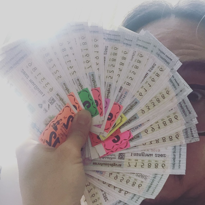 สอง พาราด็อกซ์