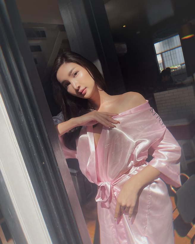 แอนดอย ปรียากร ครูสอนศิลปะ คว้ามงมิสทิฟฟานี่ 2025 สวยสมมงแบบรอบด้าน