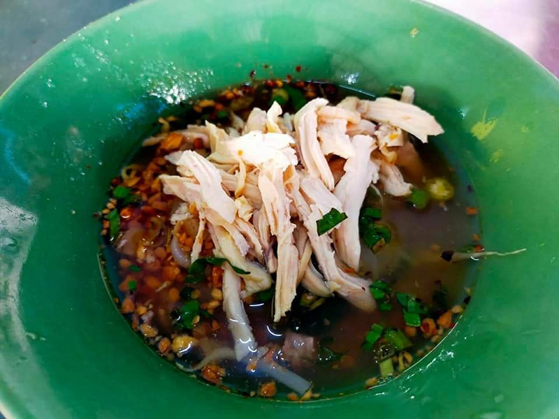ก๋วยเตี๋ยวไก่ฉีก