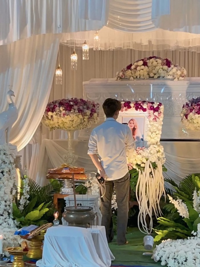 กุ้ง สุธิราช สร้างเมรุลอยให้ วิ วิรดา