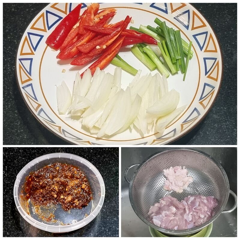 ไก่ผัดน้ำพริกเผา