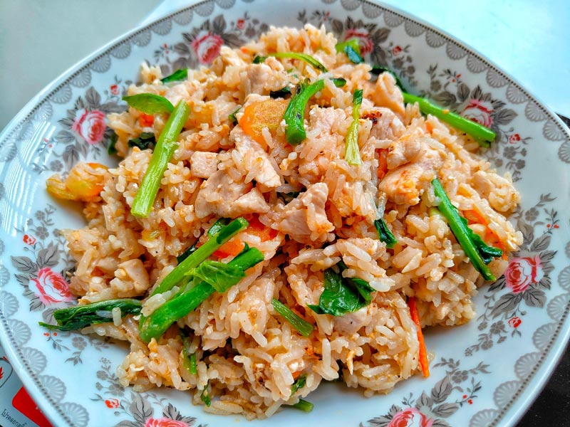 ข้าวผัดไก่