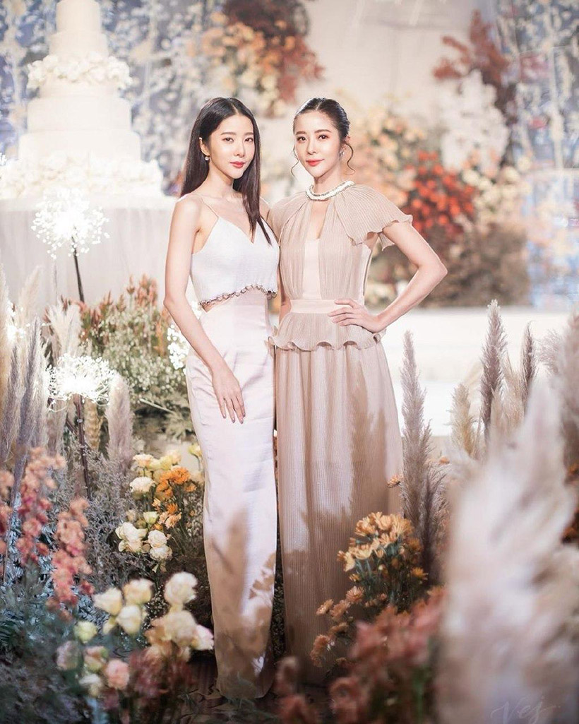 ชุดราตรียาว