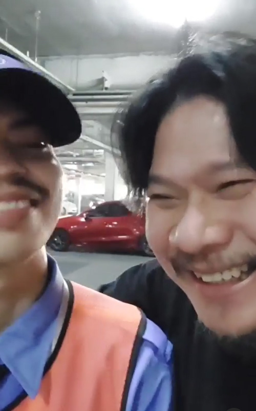 นุ้ย เชิญยิ้ม