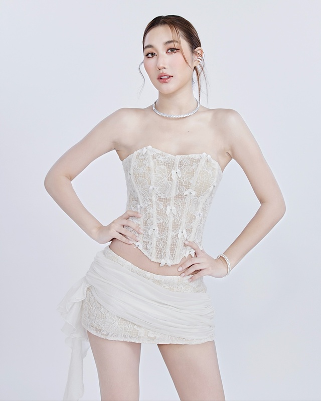 เบส รักษ์วนีย์ ขอบคุณหนุ่มคนนี้ ซื้อ iPhone 17 ให้