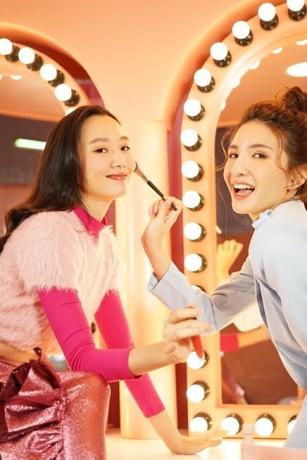 Beauty and the Box กรุงเทพ