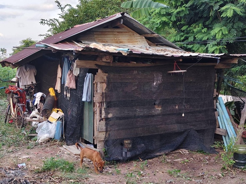 ส.ต. ธีรยุทธ กระจ่างทอง