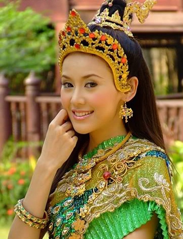 แยม ธมลพรรณ์