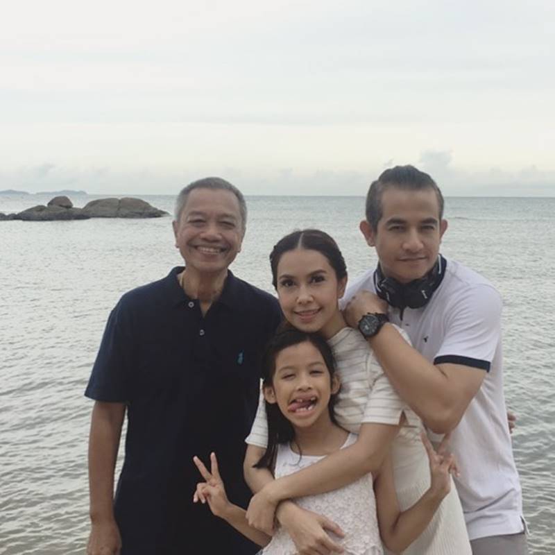 แม่ทุม ปทุมวดี,พ่อรอง เค้ามูลคดี