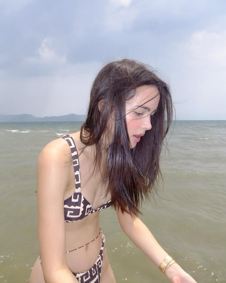 ญาญ่า อุรัสยา เปิดโหมดเซ็กซี่ในวันสงกรานต์ ใส่ทูพีซโชว์แซ่บ