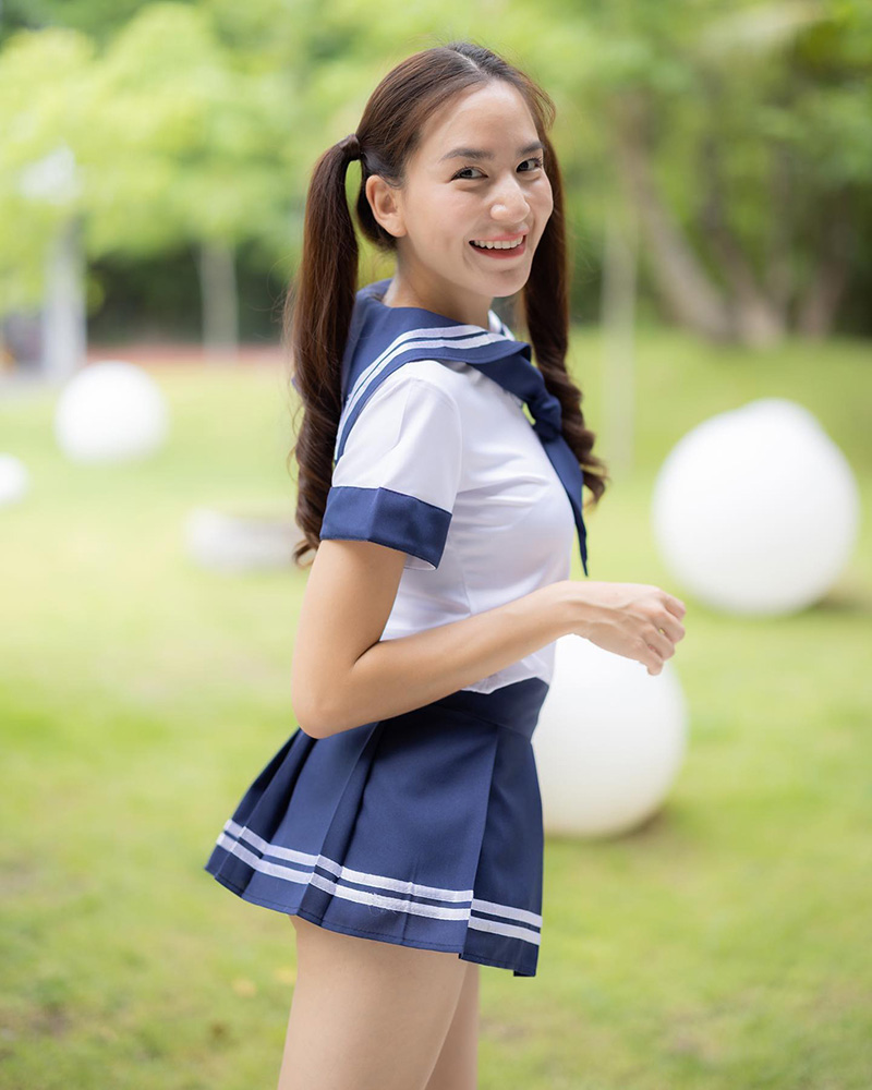 พลอย ชิดจันทร์