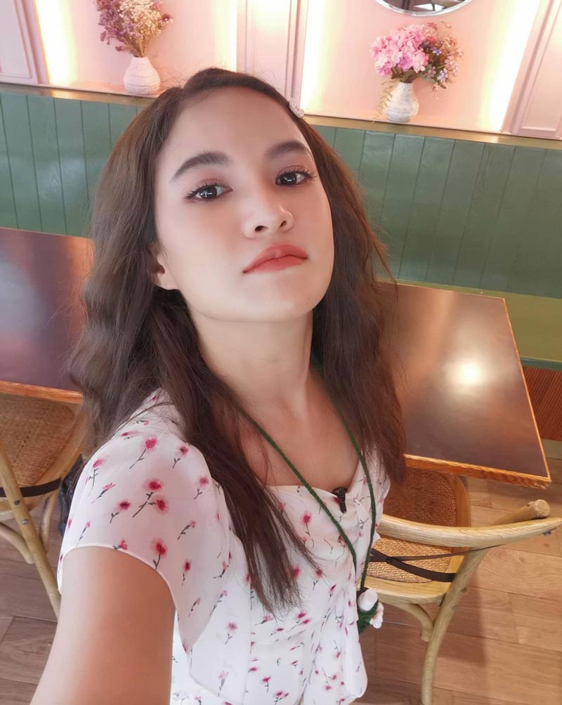 แพรว คณิตกุล