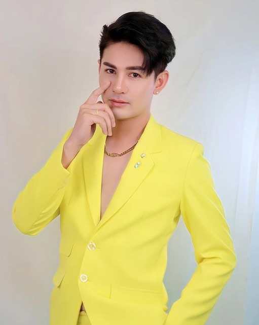 นิว มุกดา ประวัติ