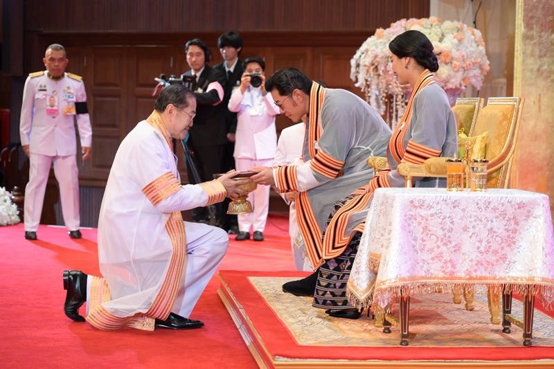 กษัตริย์จิกมี - พระราชินีเจตซุน