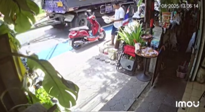 เสิร์ฟก๋วยเตี๋ยว