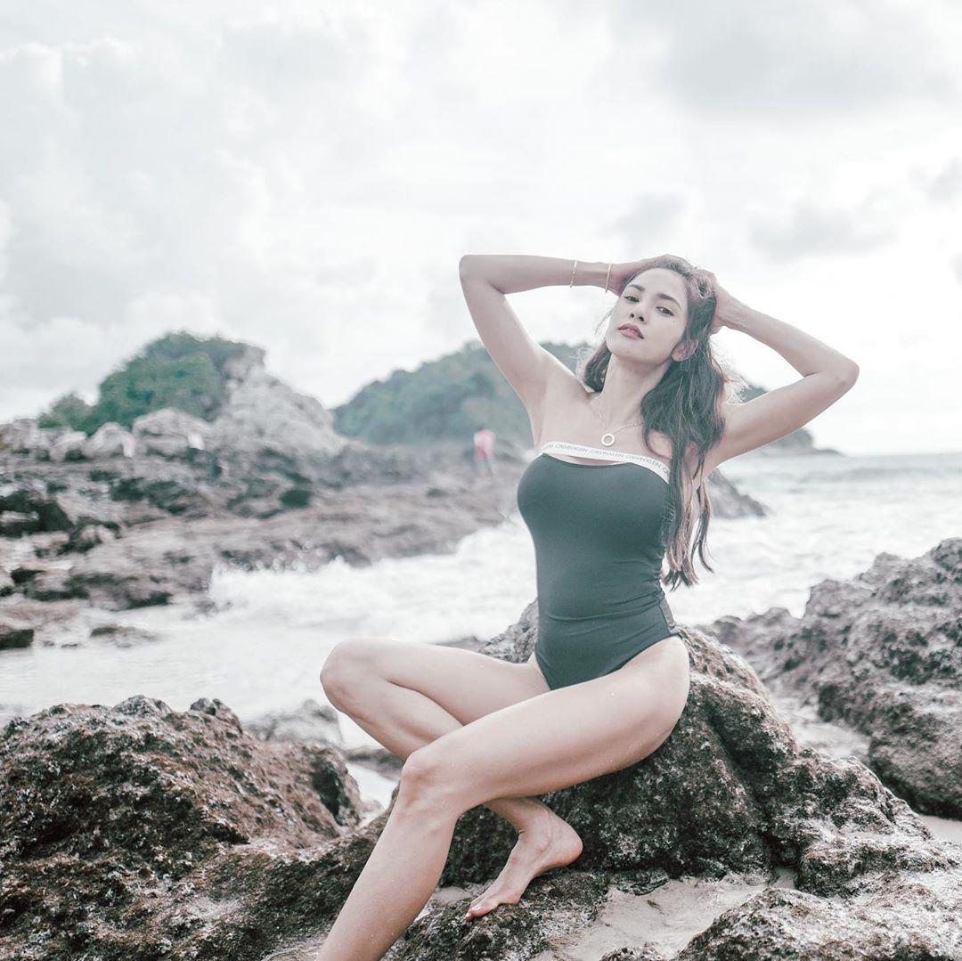 อุ้ม ลักขณา