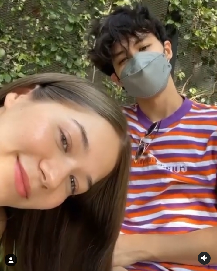  เก้า จิรายุ, วี วิโอเลต