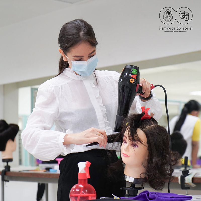 โรงเรียนเสริมสวย