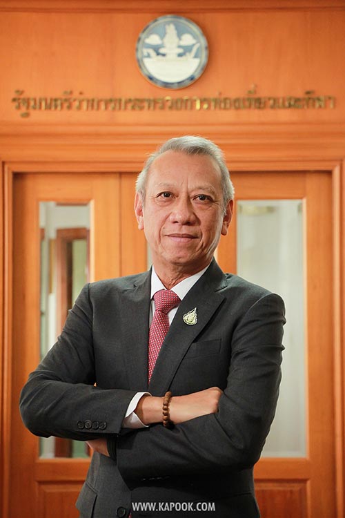รมว ท่องเที่ยว