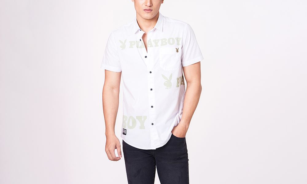 เสื้อเชิ้ตผู้ชายสีขาว