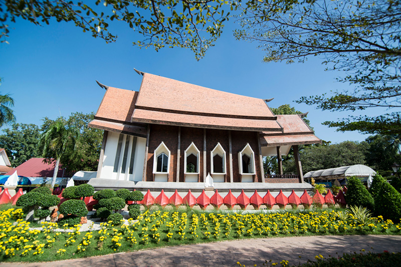 ที่เที่ยวสงกรานต์ 2568 เที่ยวในตัวเมือง จังหวัดนครราชสีมา วัดศาลาลอย
