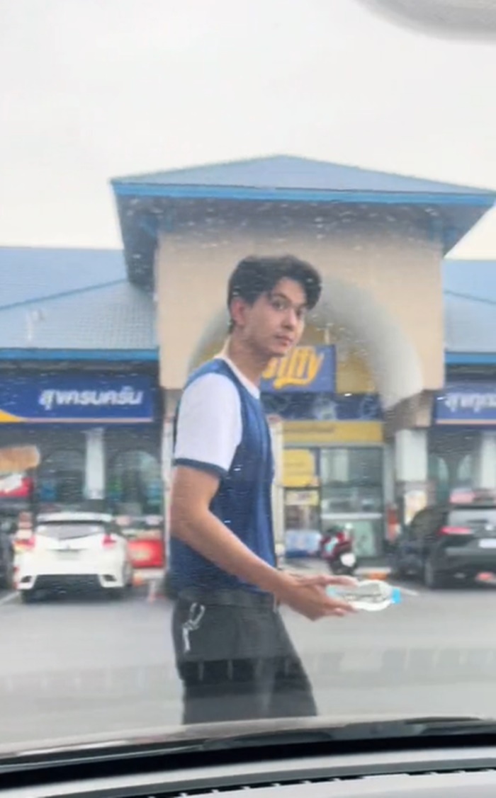 เด็กปั๊มหล่อ