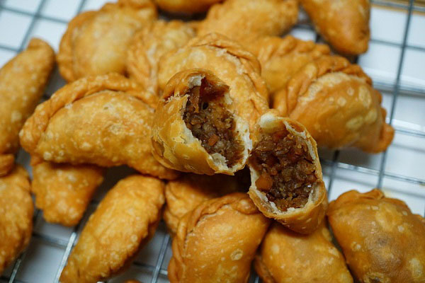 ปั้นขลิบไส้หมู