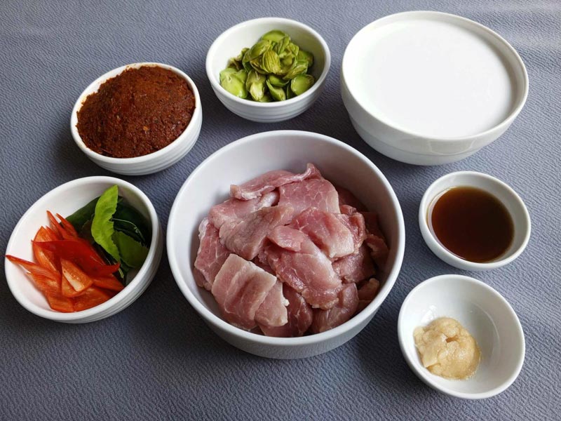 ส่วนผสมพะแนงหมู