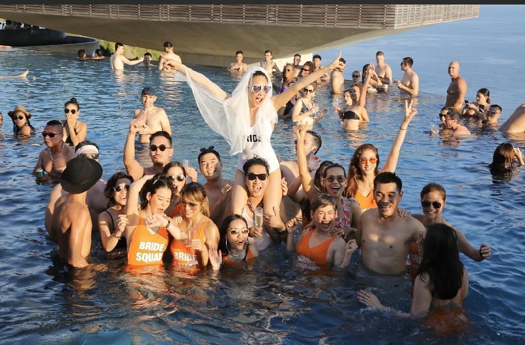 ปาร์ตี้สละโสด นก ศิขรินธาร