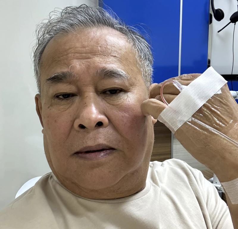 เป็ด เชิญยิ้ม