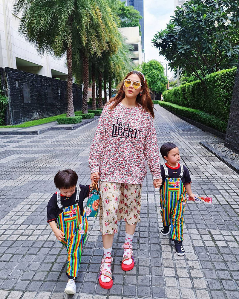 ชมพู่ อารยา